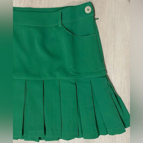 Nwt golf/tennis pleated skirt with shorts under - Picture 3 of 11
